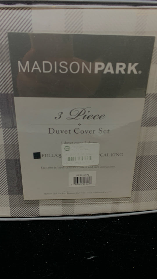 NIP MADISON PARK 3 PIECE DUVET COVER SET GREY & PLAID.
