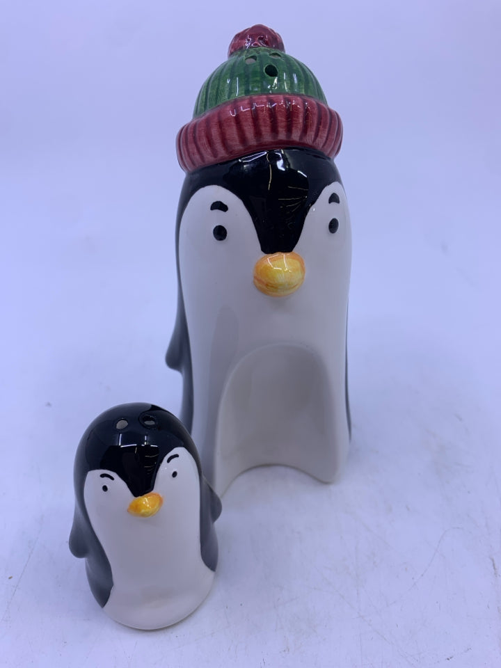 BABY+MOM CERAMIC PENGUIN W/ HAT S/P SHAKERS.