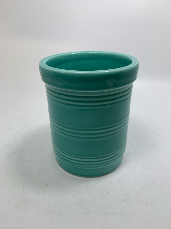 CERAMIC TURQUOISE RIBBED CROCK MADE IN PORTUGAL.