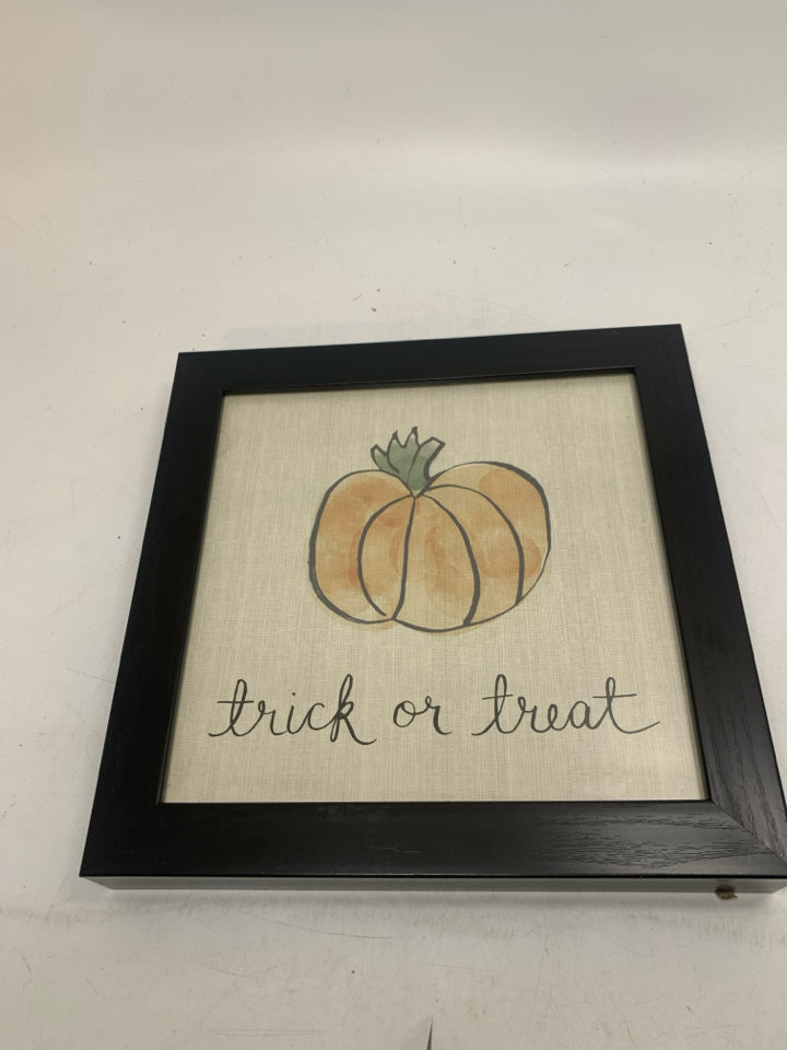 BLACK FRAME TRICK OR TREAT W/ PUMPKIN.