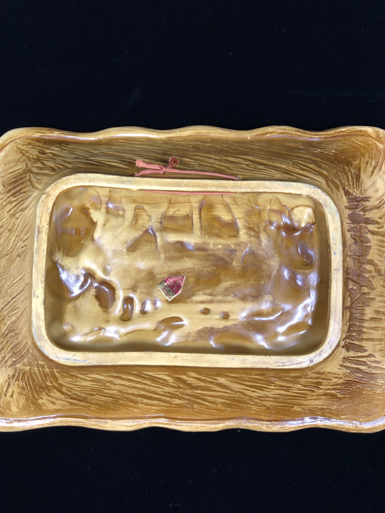 VTG CERAMIC LAKE GEORGE WALL DECOR.