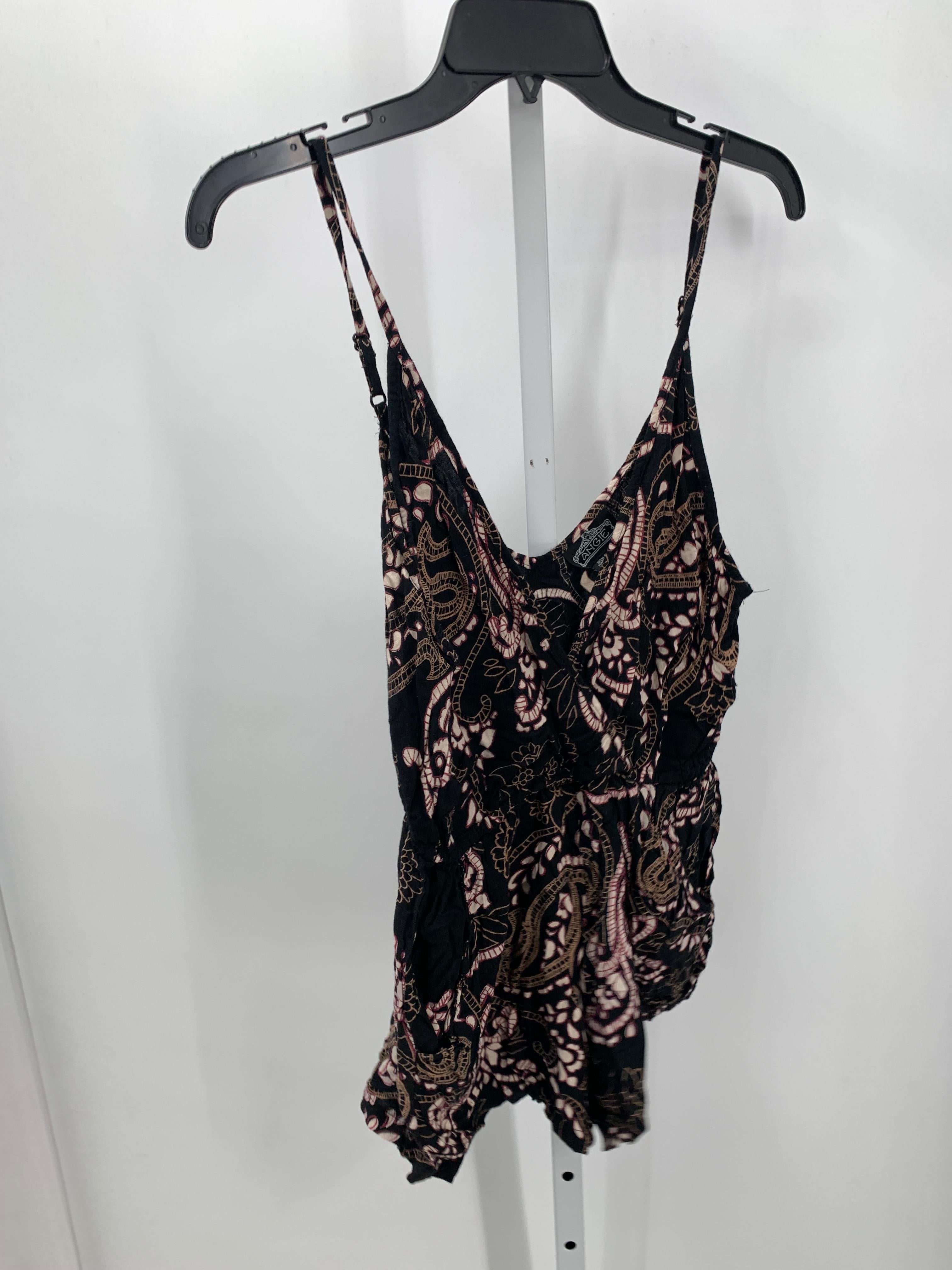 Angie Size Medium Juniors Sleeveless Shirt