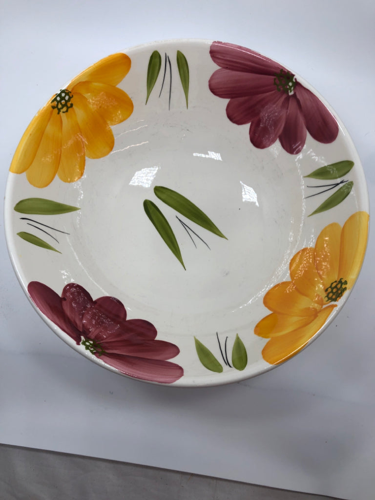 FLOWER PAINTED CERAMIC SERVING BOWL.