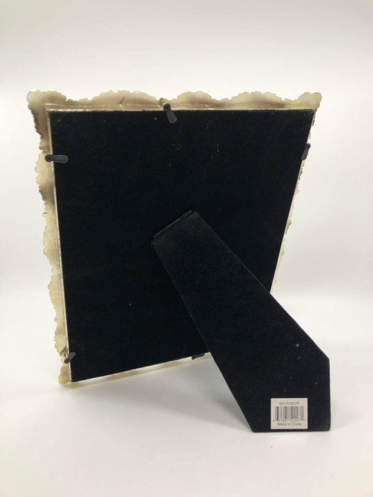 GOLD AND FAUX PEARL WEDDING FRAME.