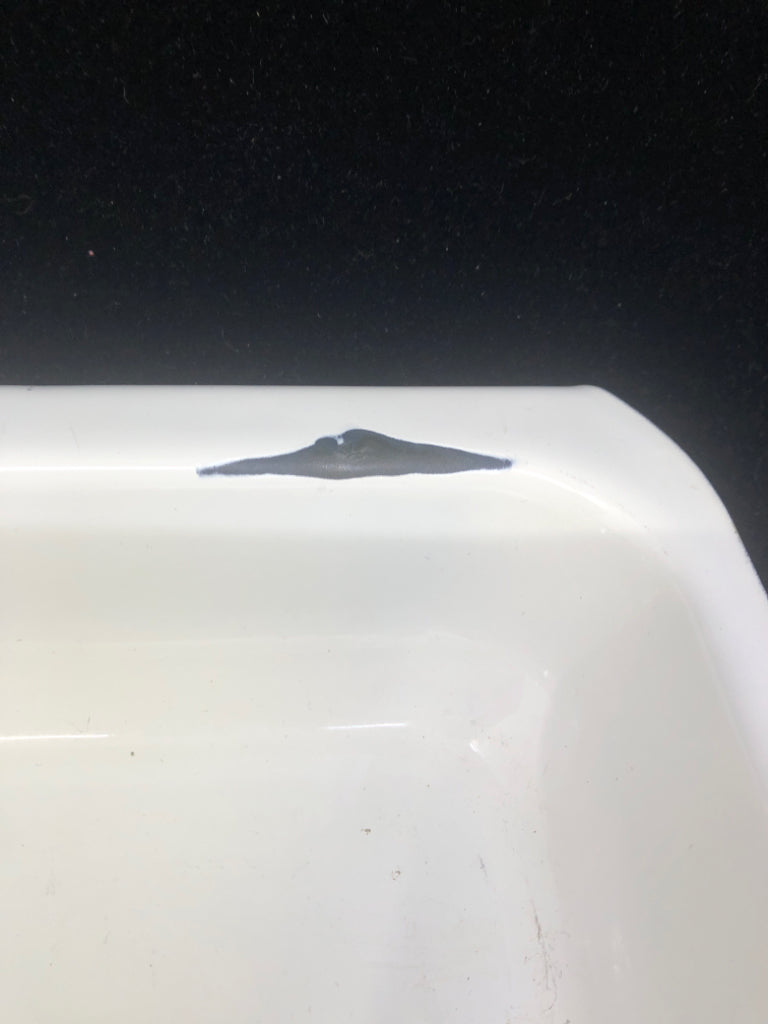 WHITE ENAMEL BAKING PAN.