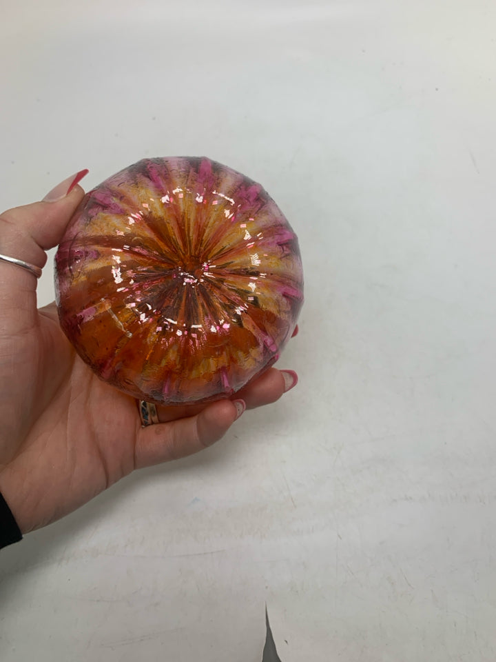 SMALL ORANGE / PINK BLOWN GLASS PUMPKIN.