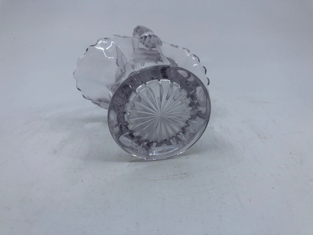 GLASS ETCHED BASKET W/ SCALLOP EDGE.