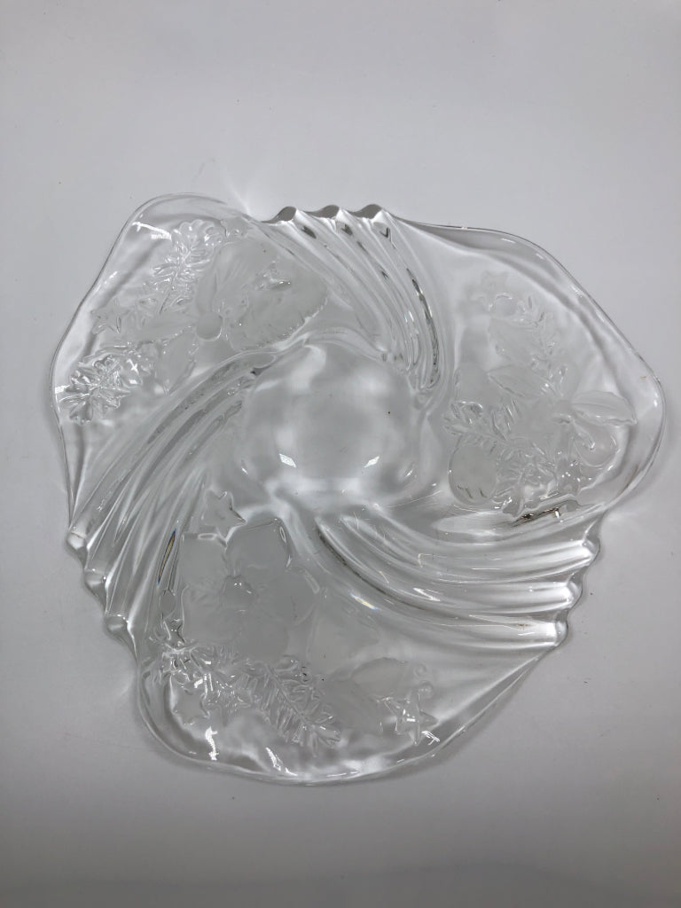 CLEAR & FROSTED CRYSTAL CHRISTMAS MEDLEY-MIKASA.