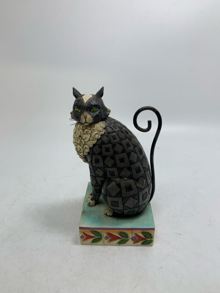 "LUCKY" BLACK & WHITE CAT 2006 RESIN FIGURINE.