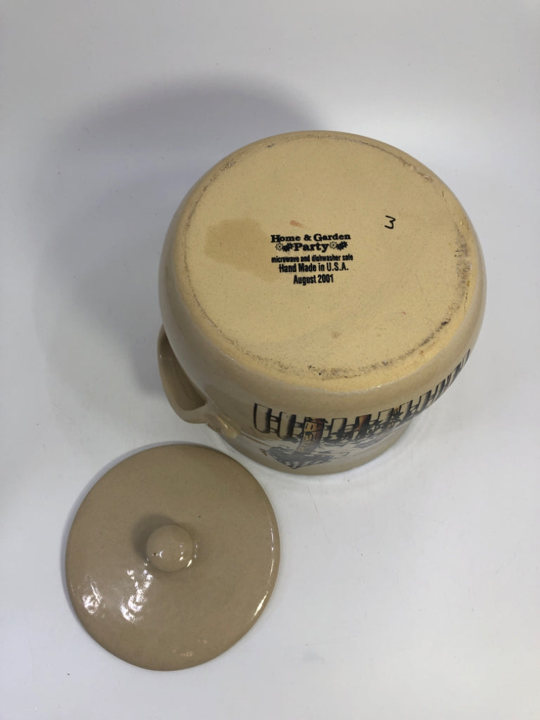 VTG BIRDHOUSE STONEWARE BEAN POT.
