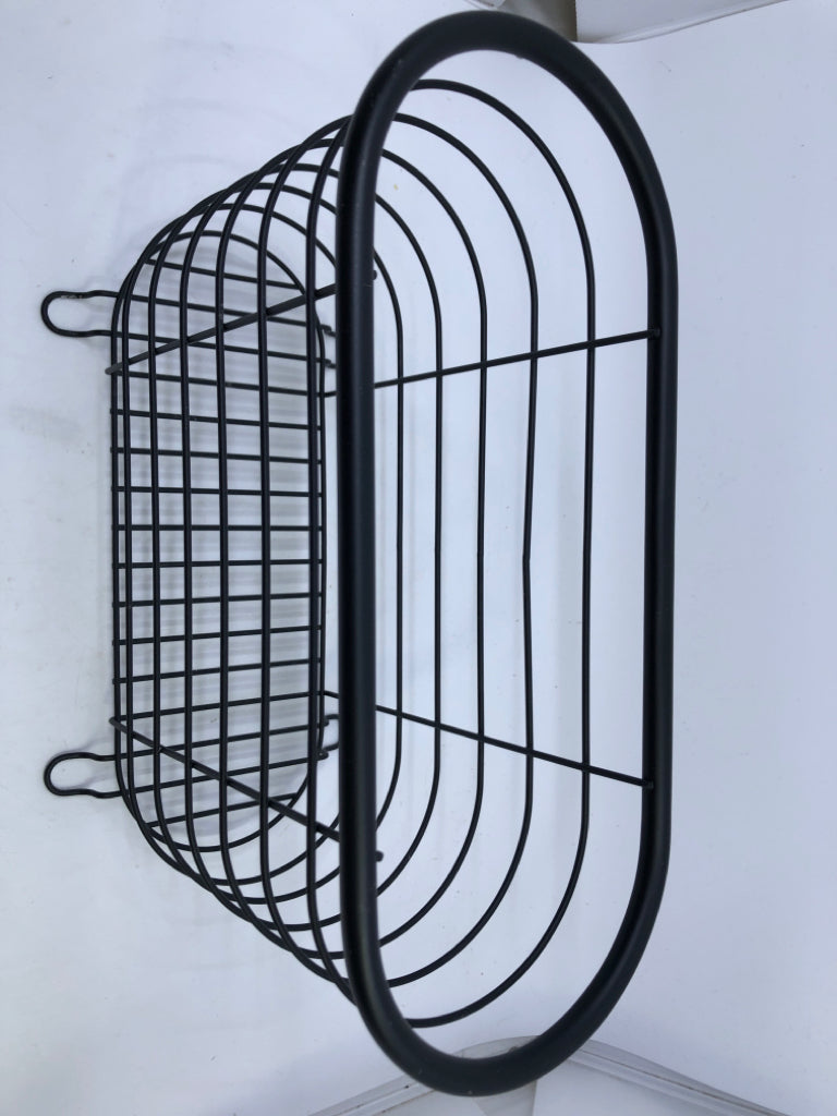 BLACK OVAL METAL WIRE BASKET.