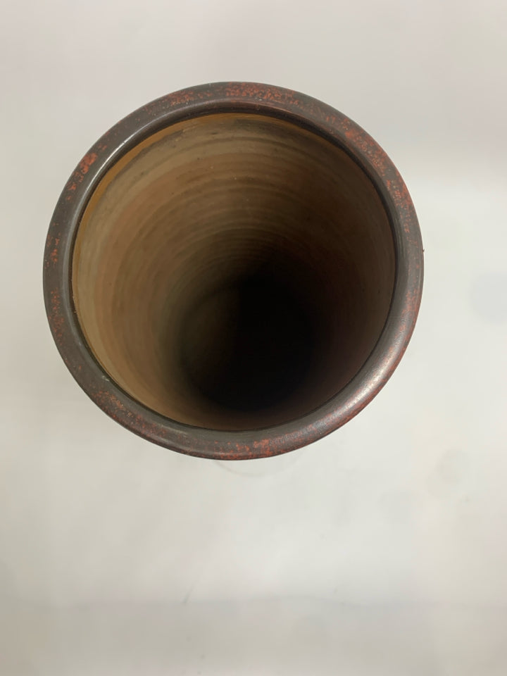 MAYAN-STYLE CARVED CYLINDER VASE.