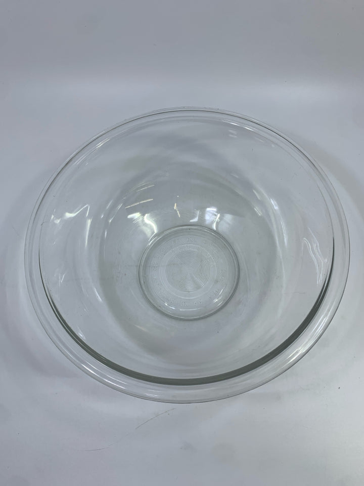 CLEAR PYREX MIXING BOWL.