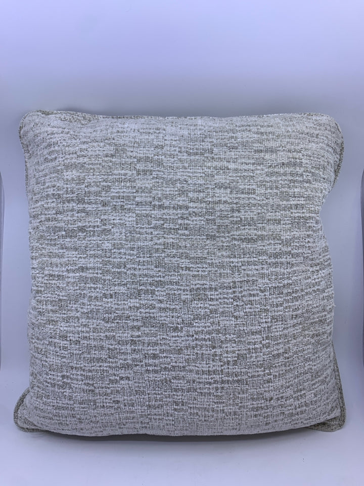 WHITE AND GREY SQUARE PILLOW.