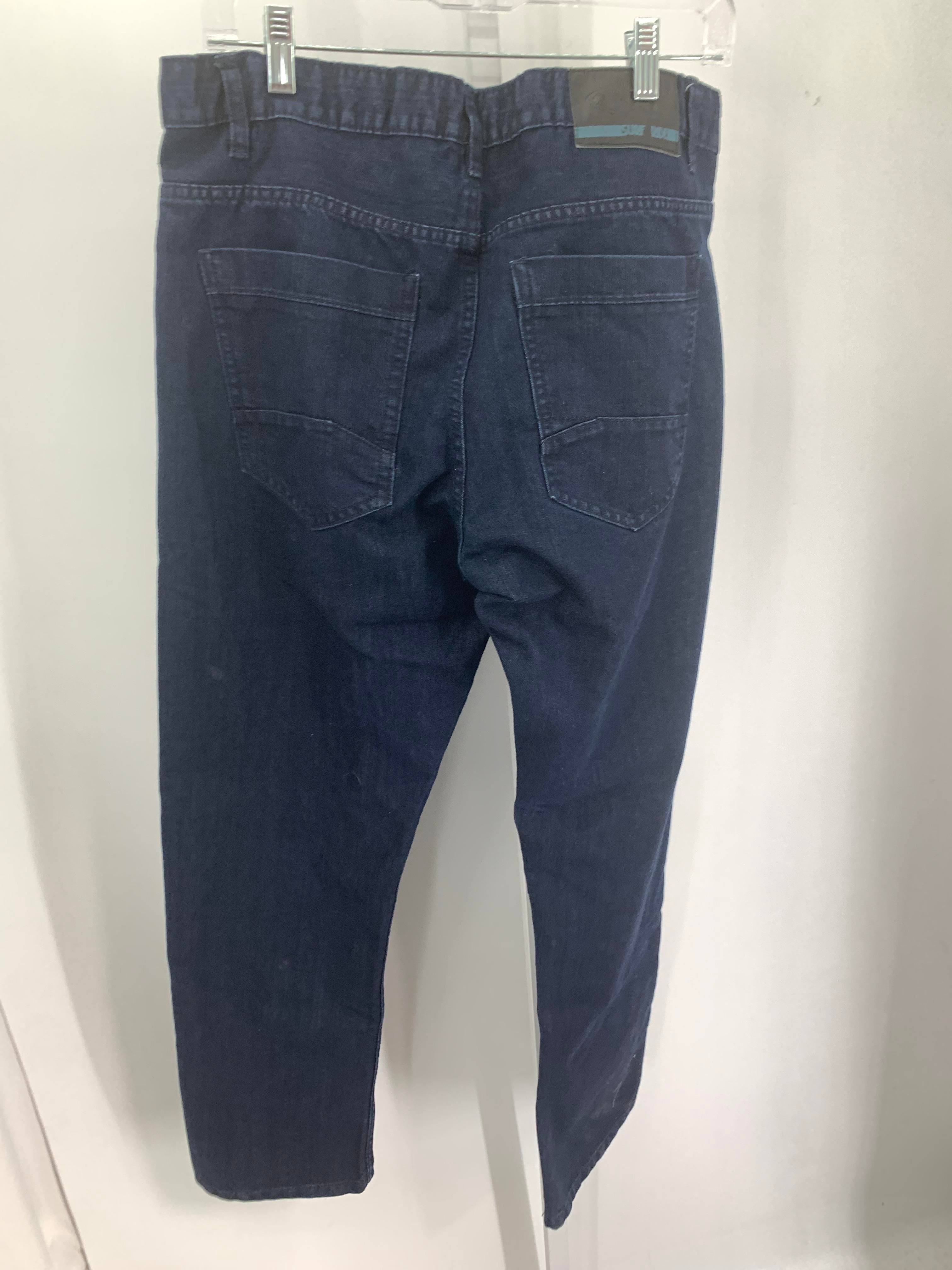 REGULAR FIT DENIM.