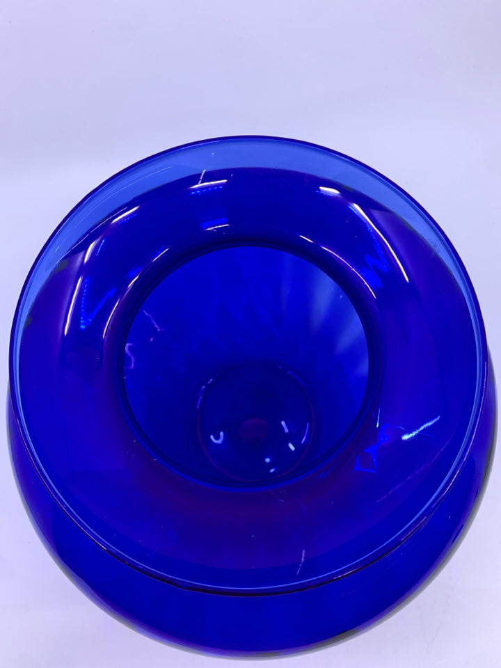 FLARED BLUE GLASS VASE.