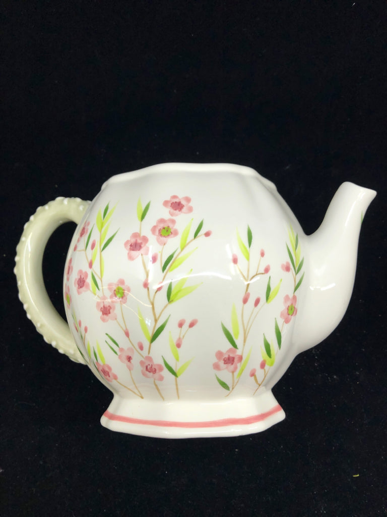 PINK FLORAL TEAPOT.
