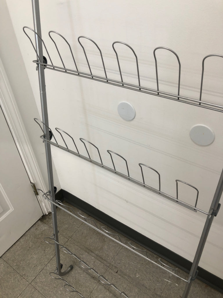 DOOR HANGING METAL SHOW RACK.