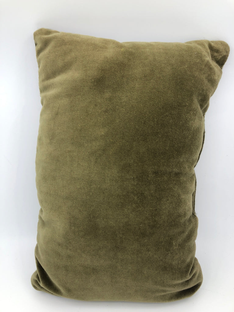 GREEN PILLOW W/ STITCHED FLOWERS.