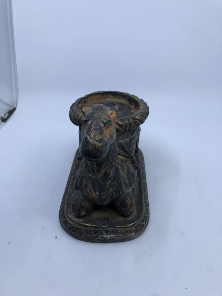 VTG DISTRESSED LAYING CAMEL PILLAR CANDLE HOLDER.