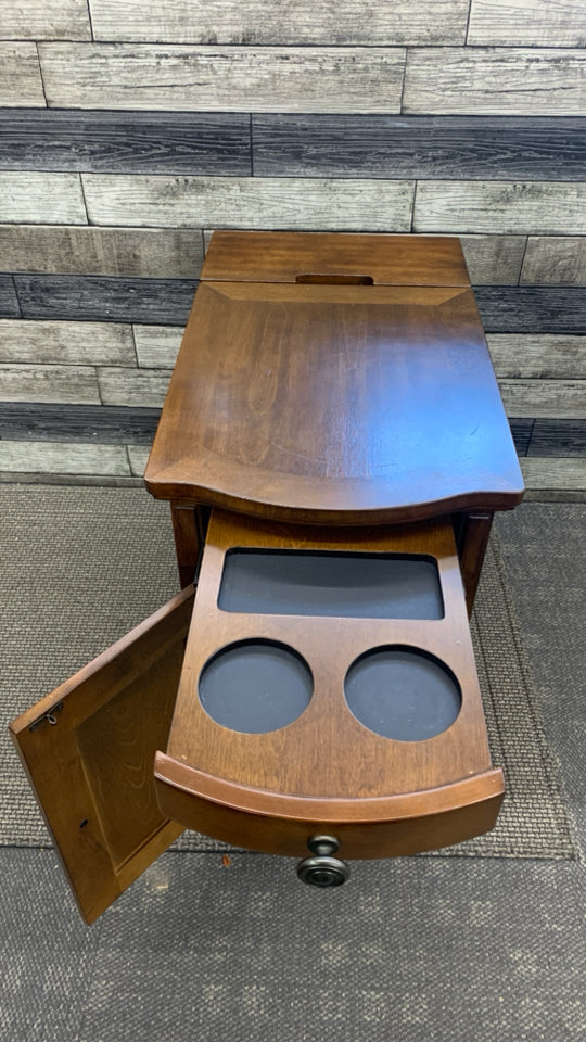 WOOD SIDE TABLE W/CUP HOLDER DRAWER SHELF AND POWER STRIP.