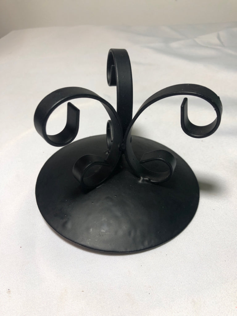 2 METAL SCROLL CANDLE HOLDERS.