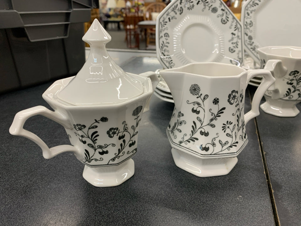 27 PC VTG IRONSTONE DISH SET SRVC FOR 4.