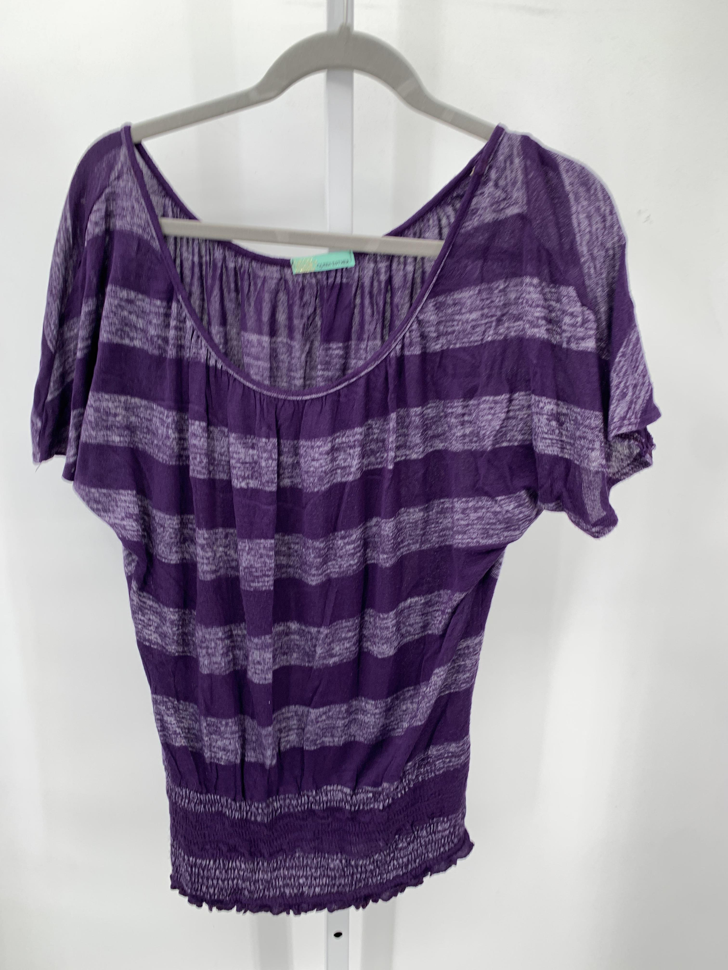 Queen Ester Size Medium Misses Short Sleeve Shirt