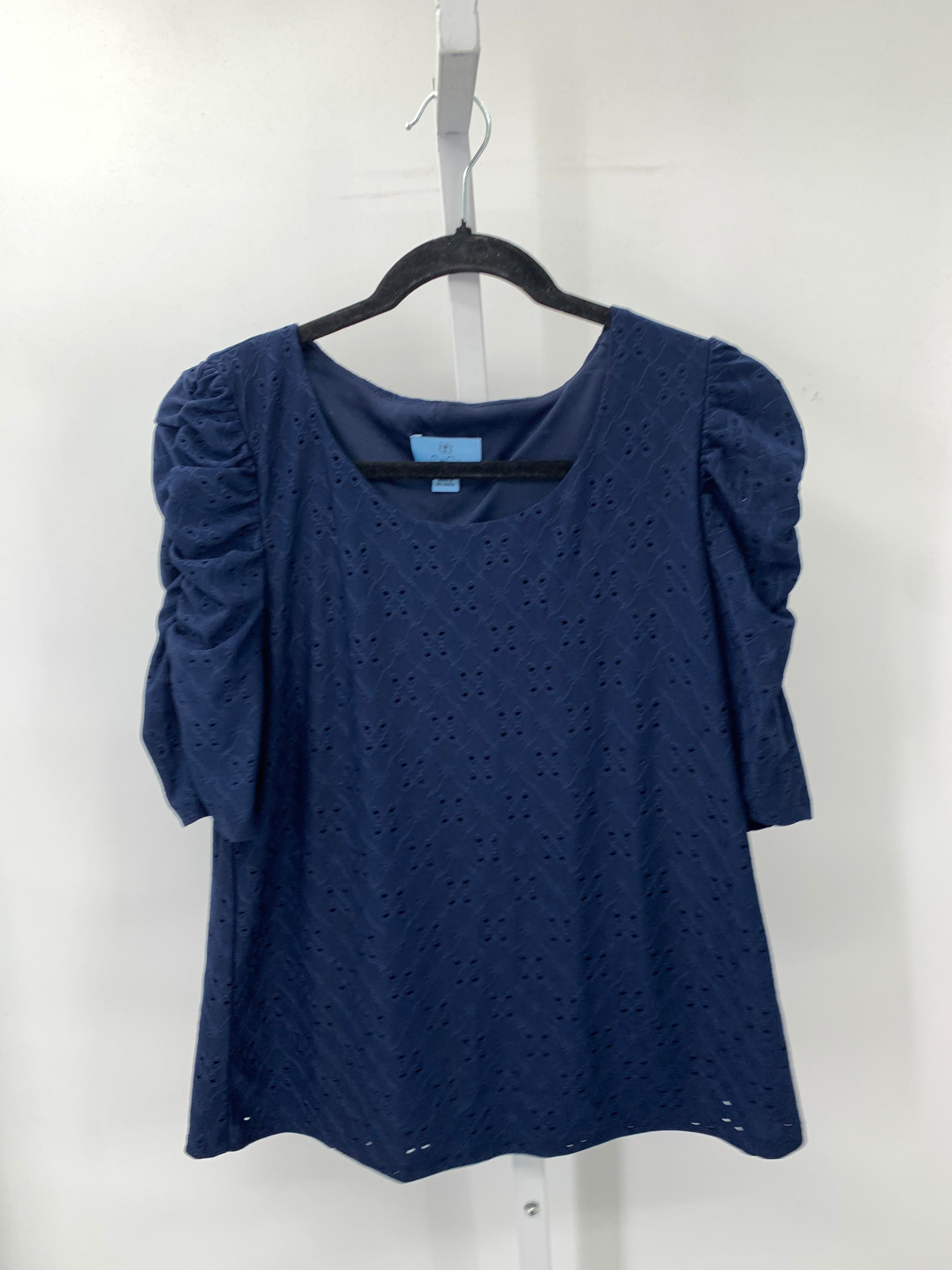 Size Medium Misses Short Sleeve Shirt