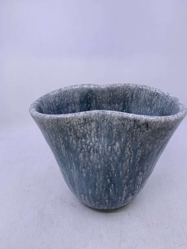 BLUE W/ WHITE DETAILS LARGE VASE.