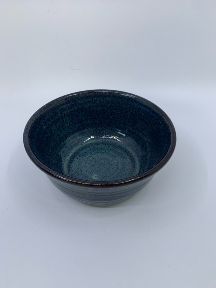DARK BLUE POTTERY SERVING BOWL T POTTER POTS.