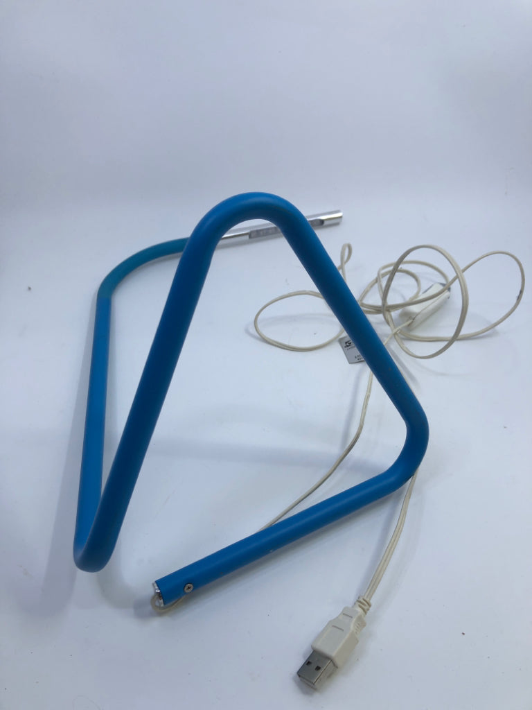 MINIMALIST DESIGN BLUE BENT WIRE LIGHT.