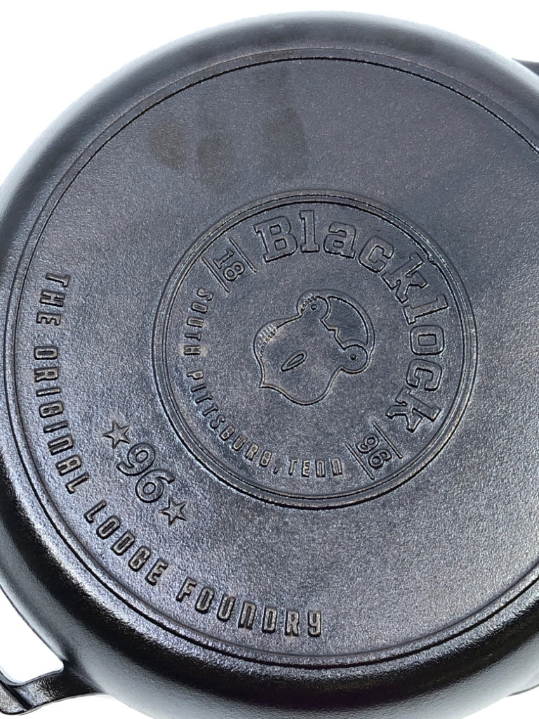 NEW LODGE CAST IRON SKILLET.