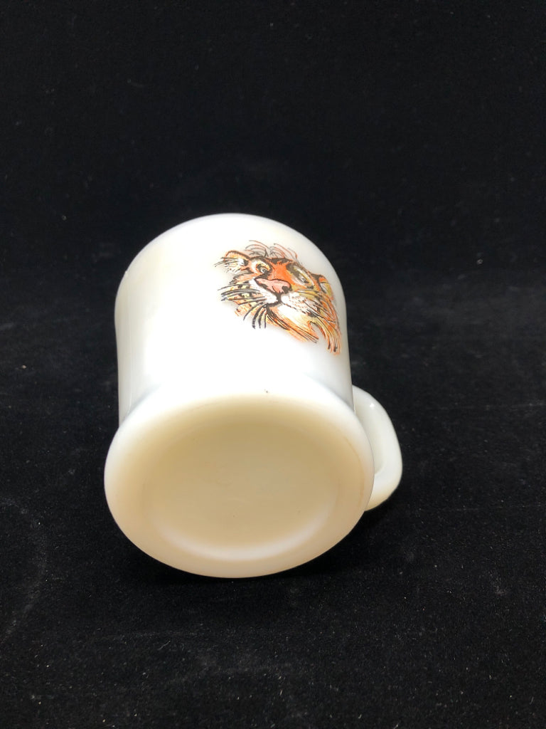 VTG TIGER MILK GLASS MUG.