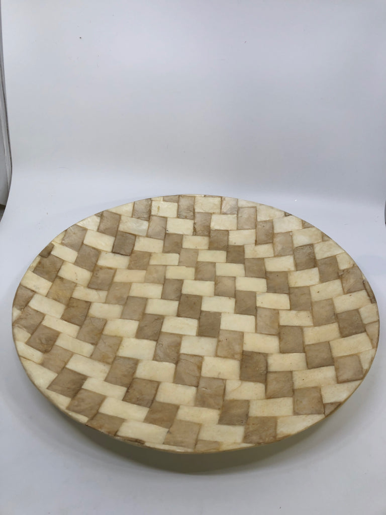 CREAM CHECKERED SHELL CENTERPIECE PLATTER.
