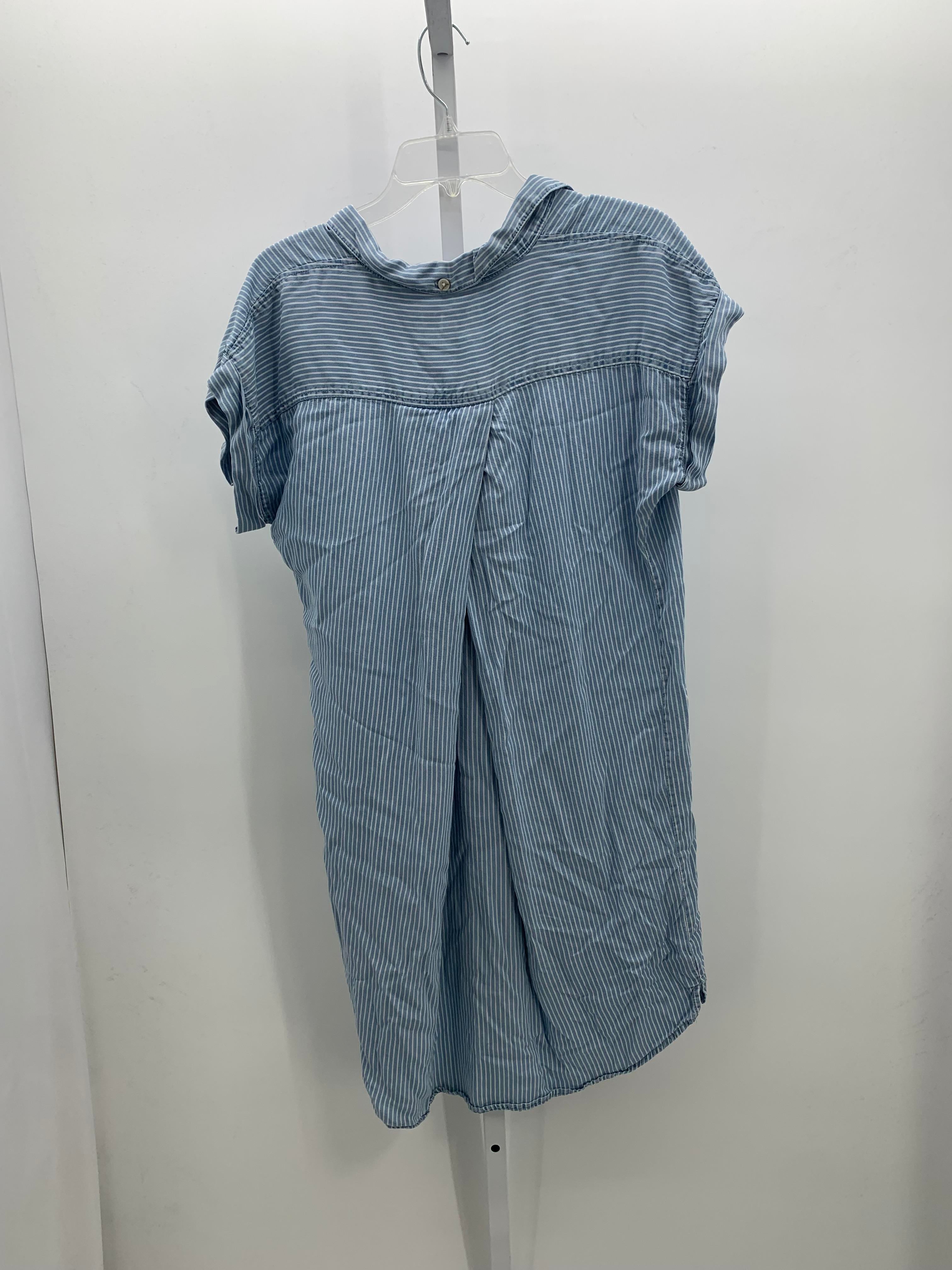 Thread & Supply Size Medium Misses Short Sleeve Shirt