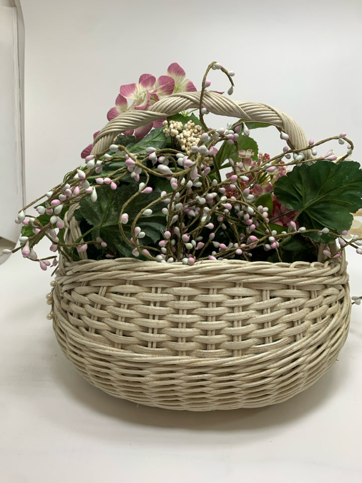 FLORAL BOUQUET W/PEARLS.