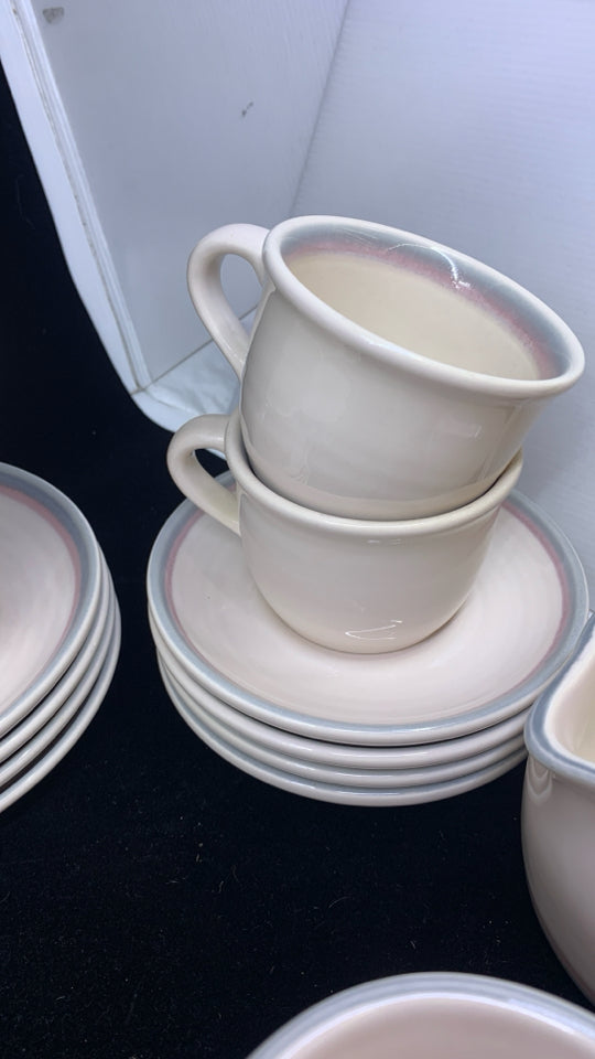 22PC PFALTZGRAFF AURA PINK DINNER SVC FOR 4.