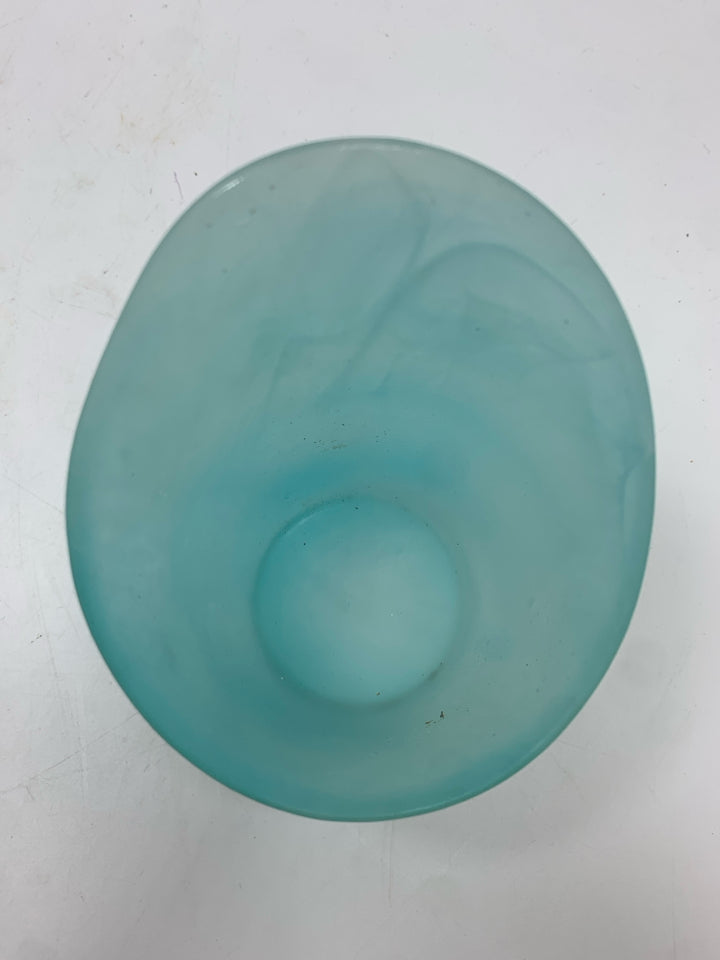 HIGH-BACK BLUE BLOWN GLASS CANDLE HOLDER.