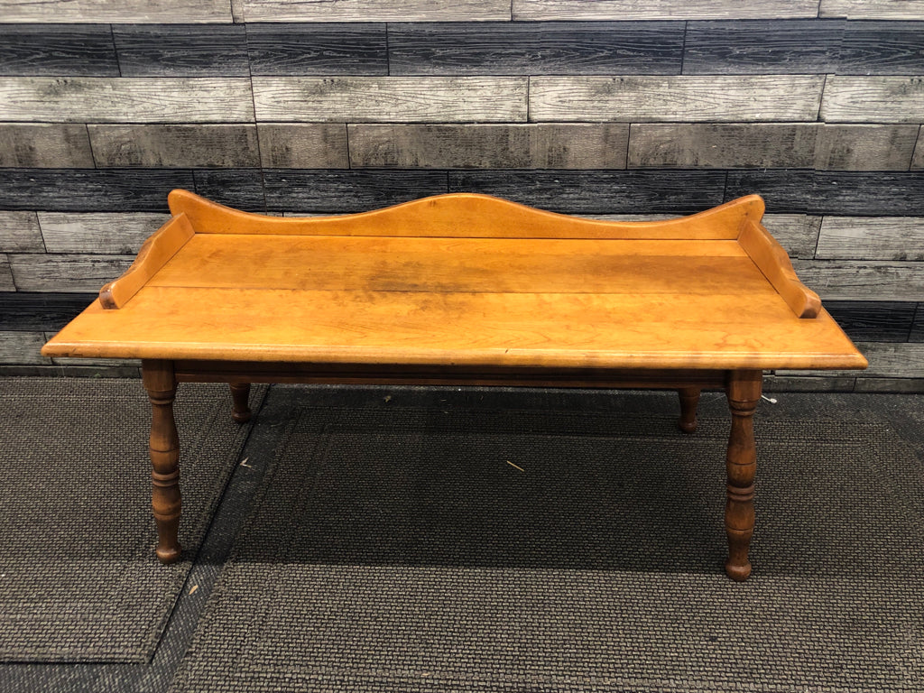 VTG OAK WOOD COFFEE TABLE.