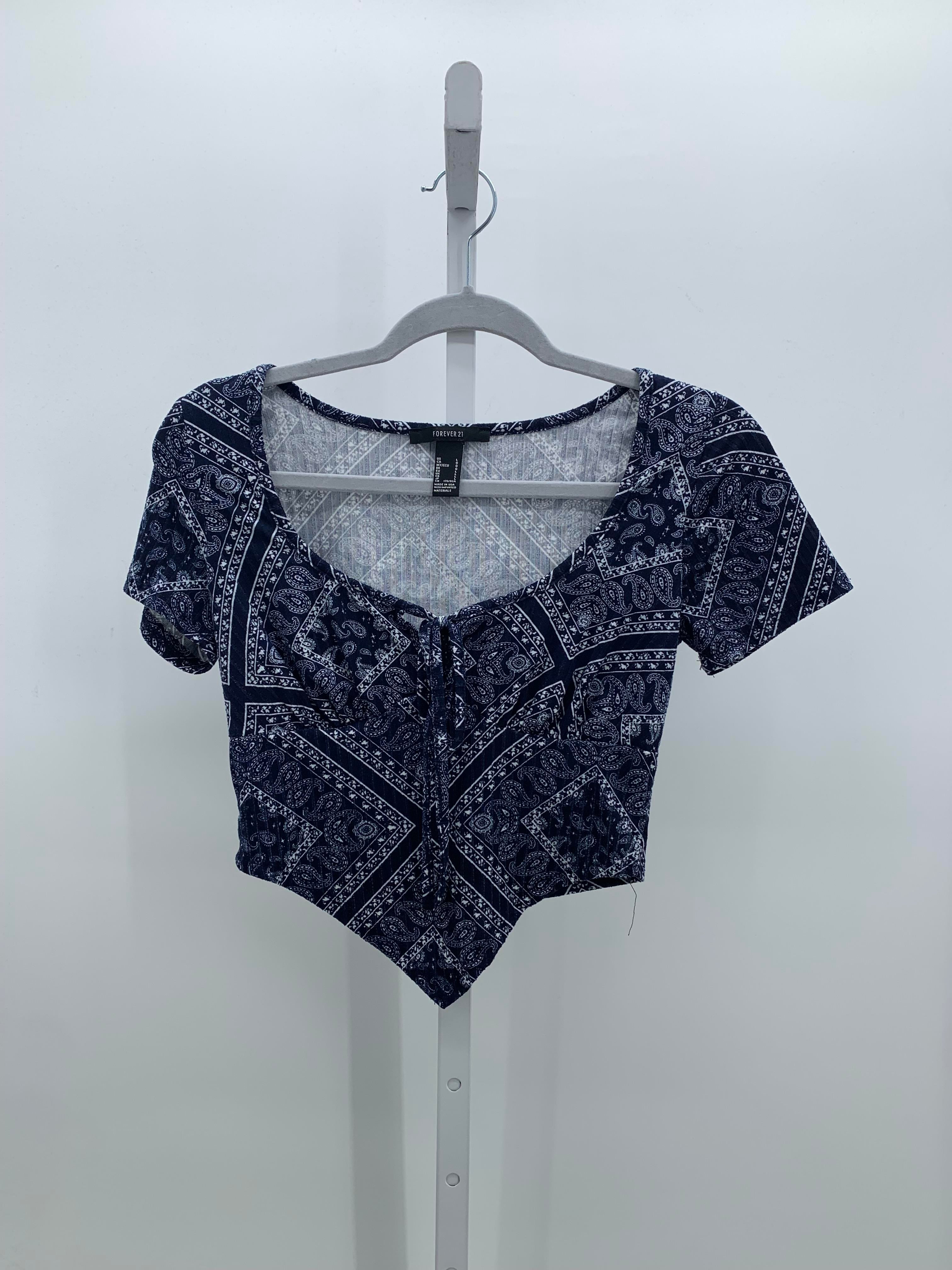 Forever 21 Size Large Juniors Short Sleeve Shirt