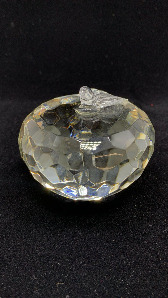 CRYSTAL APPLE PAPERWEIGHT.