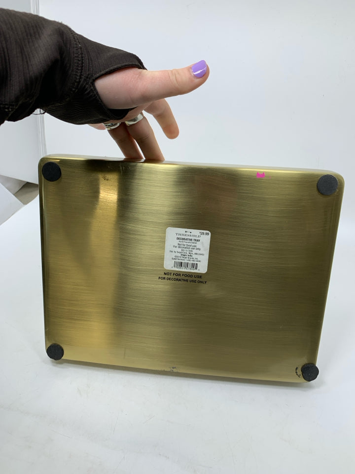 GOLD METAL W/ CREAM RESIN POUR INTERIOR DECORATIVE TRAY.