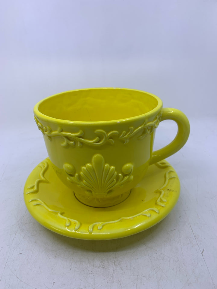 CUP/SAUCER STYLE PLANTER.