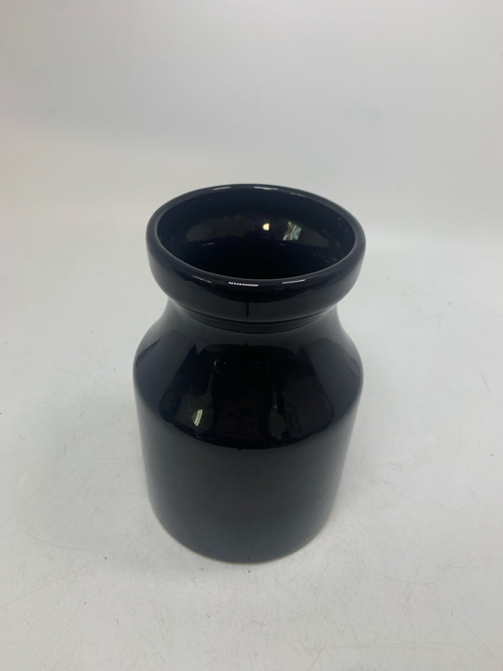 J W MCKENSIE KITCHEN UTENSIL VASE.