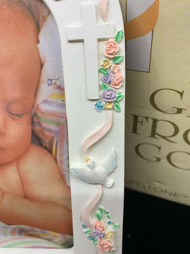 BABY'S CHRISTENING ARCHED PHOTO FRAME.