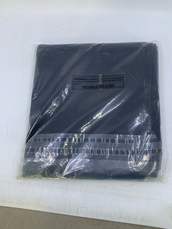 NIP 12 BLACK DINNER NAPKINS.