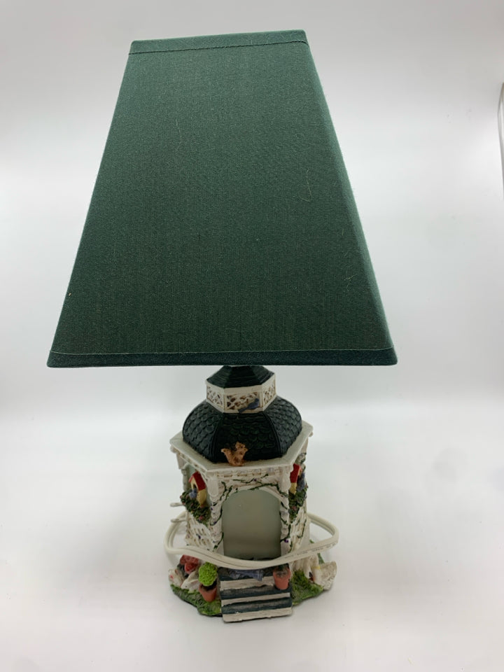 GAZEBO GARDEN LAMP W GREEN SHADE.