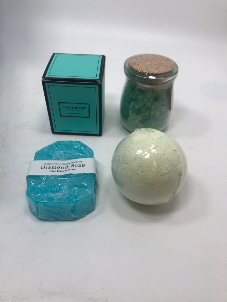 9PC BLUE THEMED HAPPY BIRTHDAY GIFT BOX.