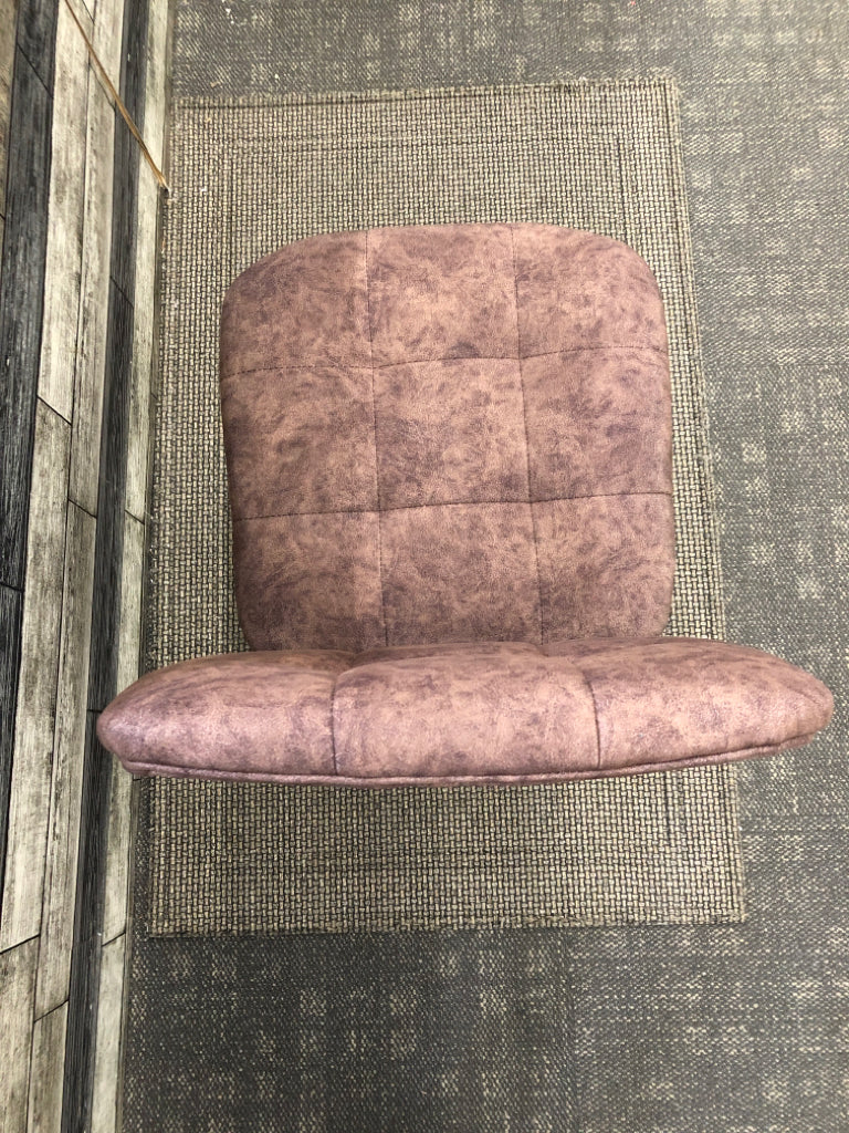 CHOCOLATE SWIVEL OFFICE CHAIR W/ SILVER METAL DETAILS.